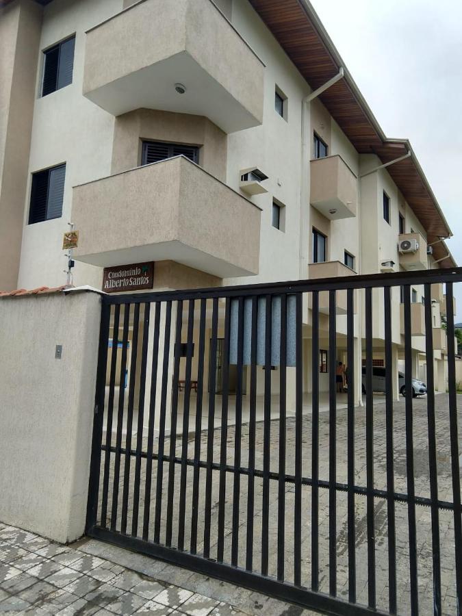 Apartamento Ubatuba, Itagua, Bem Localizado, Duas Vagas De Garagem Exteriör bild