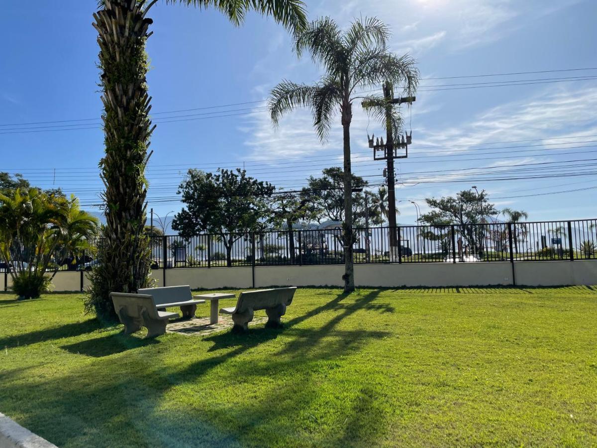 Apartamento Ubatuba, Itagua, Bem Localizado, Duas Vagas De Garagem Exteriör bild